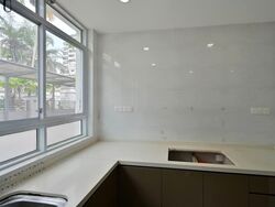 Loyang Court (D17), Terrace #570589771